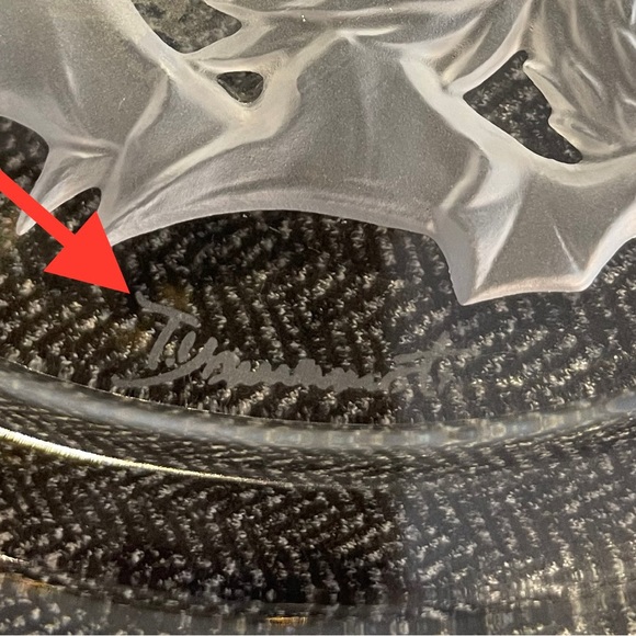 Hoya Crystal Yamamoto Flower Plate - Thistle - Picture 2 of 2